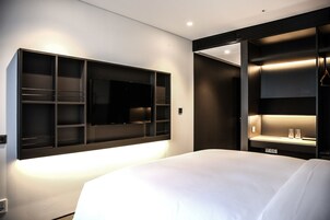 Superior Double Room | Premium bedding, in-room safe, desk, blackout drapes