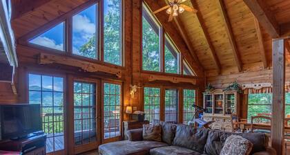 Apple of my Eye Between Boone & Banner Elk Mountain Views Hot Tub Private Pet Friendly
