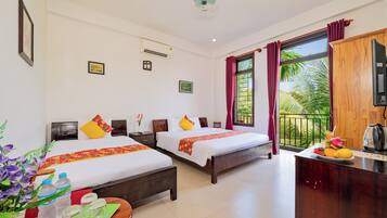 Kamar Triple Standar | 5 kamar tidur, minibar, brankas, dan didekorasi berbeda-beda