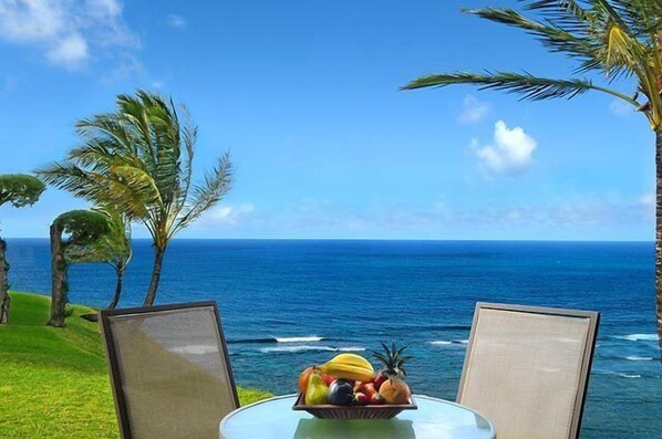 屋外ダイニングエリア