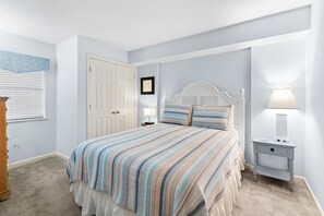 3 chambres, fer et planche à repasser, Wi-Fi, draps fournis