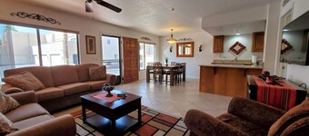 Terrific Townhouse-Natuical Estates!