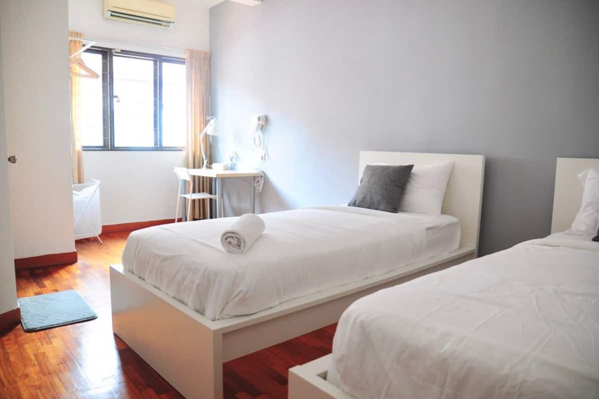 Desk, iron/ironing board, rollaway beds, free WiFi