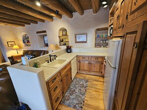 Fridge, microwave, oven, stovetop - Blue Elk Casa enclosed Patio with Hot Tub Air Conditioned Walk to Plaza (Taos)