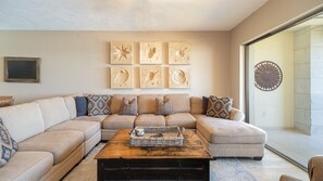 Smart TV, DVD player, books, stereo - Sonoran Sun W-309 Tavern On The Sun Spacious Oceanfront Condo (Puerto Penasco)