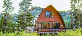Moose Manse by Cottonwood Lodging