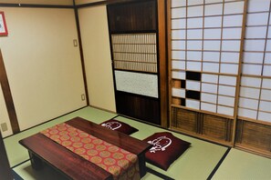 Private Vacation Home | Desk, iron/ironing board, free WiFi - Ocashi (Kyoto)