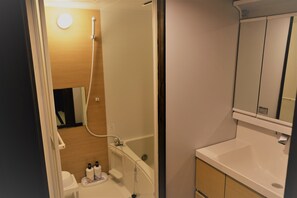 Bathroom shower - Ocashi (Kyoto)