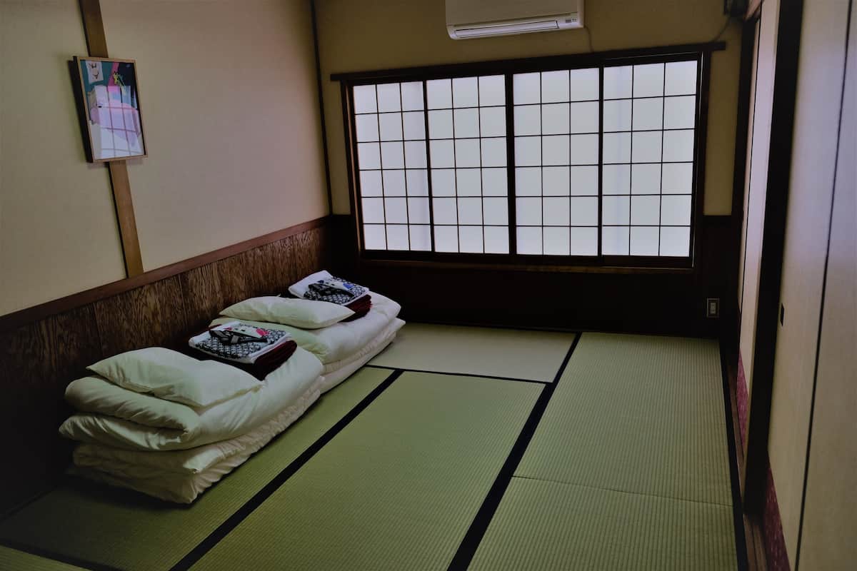 Triple Room, Shared Bathroom | Desk, iron/ironing board, free WiFi