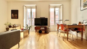 Smart TV, stereo, computer monitors