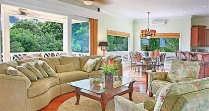 Naia Hale, Spacious A/C home for a relaxing visit