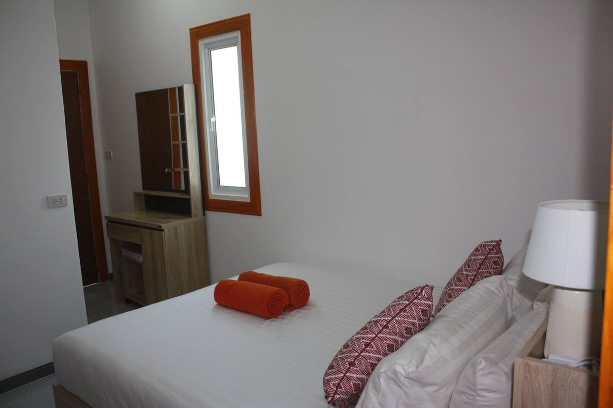 Standard Single Room | Premium bedding, minibar, in-room safe, desk