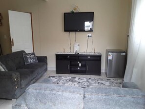 Family Suite (3) | Living room - Stevens Guesthouse (Swakopmund)