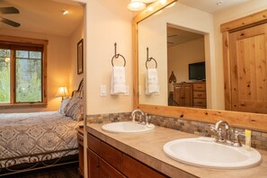 2 bedrooms, free WiFi, bed sheets, wheelchair access