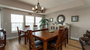 Dining - Spacious 2 story condo at Pier Watch II + Free Attraction Tickets! (North Myrtle Beach)
