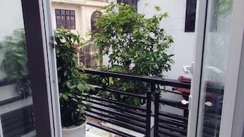 Habitación Deluxe doble, balcón | Minibar, escritorio, sistema de insonorización y wifi gratis