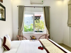 Minibar, desk, soundproofing, free WiFi - Ngoc Sinh Homestay (Da Nang)