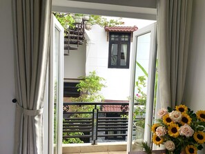 Minibar, desk, soundproofing, free WiFi - Ngoc Sinh Homestay (Da Nang)