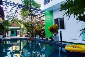 Piscine extérieure