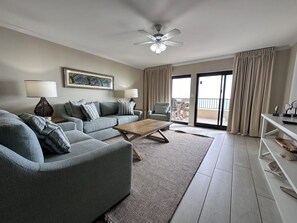 TV, DVD player - "Breakers East 403"~Gulf Front 2BR/2BA Beach setup included (Destin)