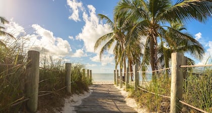 **RIVIERA AMERICANA @ THE BEACH** Ocean Views + LAST KEY SERVICES...