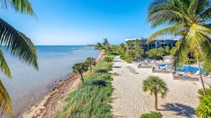 On the beach - **RIVIERA AMERICANA @ THE BEACH** Ocean Views + LAST KEY SERVICES... (Key West)