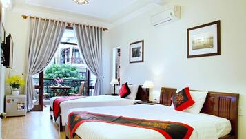 Minibar, desk, soundproofing, free WiFi