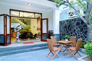 Property entrance - An Hoi Town Homestay (Da Nang)