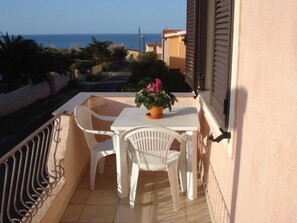 Appartamento, 2 camere da letto, vista mare | Balcone