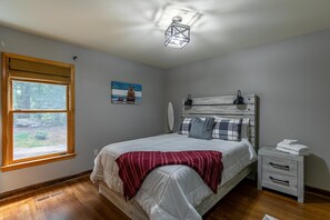 4 chambres, bureau, accès Internet, draps fournis