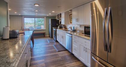 Ocean Views, Pets Ok, HOT TUB, Volleyball, Horseshoes, Fire-Pit (Surf3)