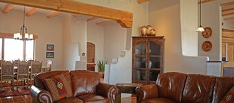 Mountain View- Great Views Enclosed Patio with Private Hot Tub Pool Table