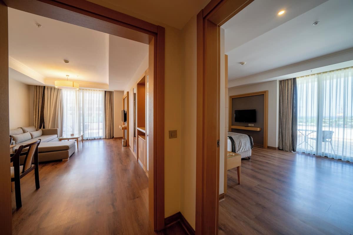1 bedroom, minibar, in-room safe, desk