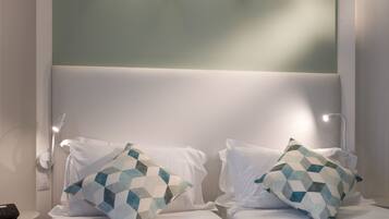 Suite, 1 Doppelbett | Minibar, Zimmersafe, individuell eingerichtet, Schreibtisch