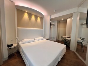 Superior Double or Twin Room, 1 Bedroom | Minibar, in-room safe, individually furnished, desk - Ark Hotel (Verona)