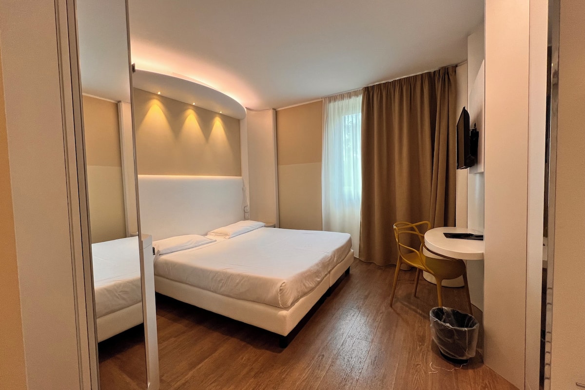superior double or twin room, 1 bedroom | minibar, in-room safe, individually furnished, desk