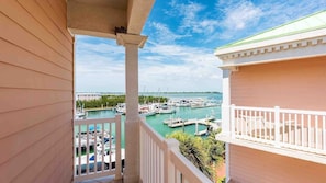 Property grounds - **SUNSET DREAMS @ SUNSET MARINA** Condo / Pool & Spa + LAST KEY SERVICES... (Key West)
