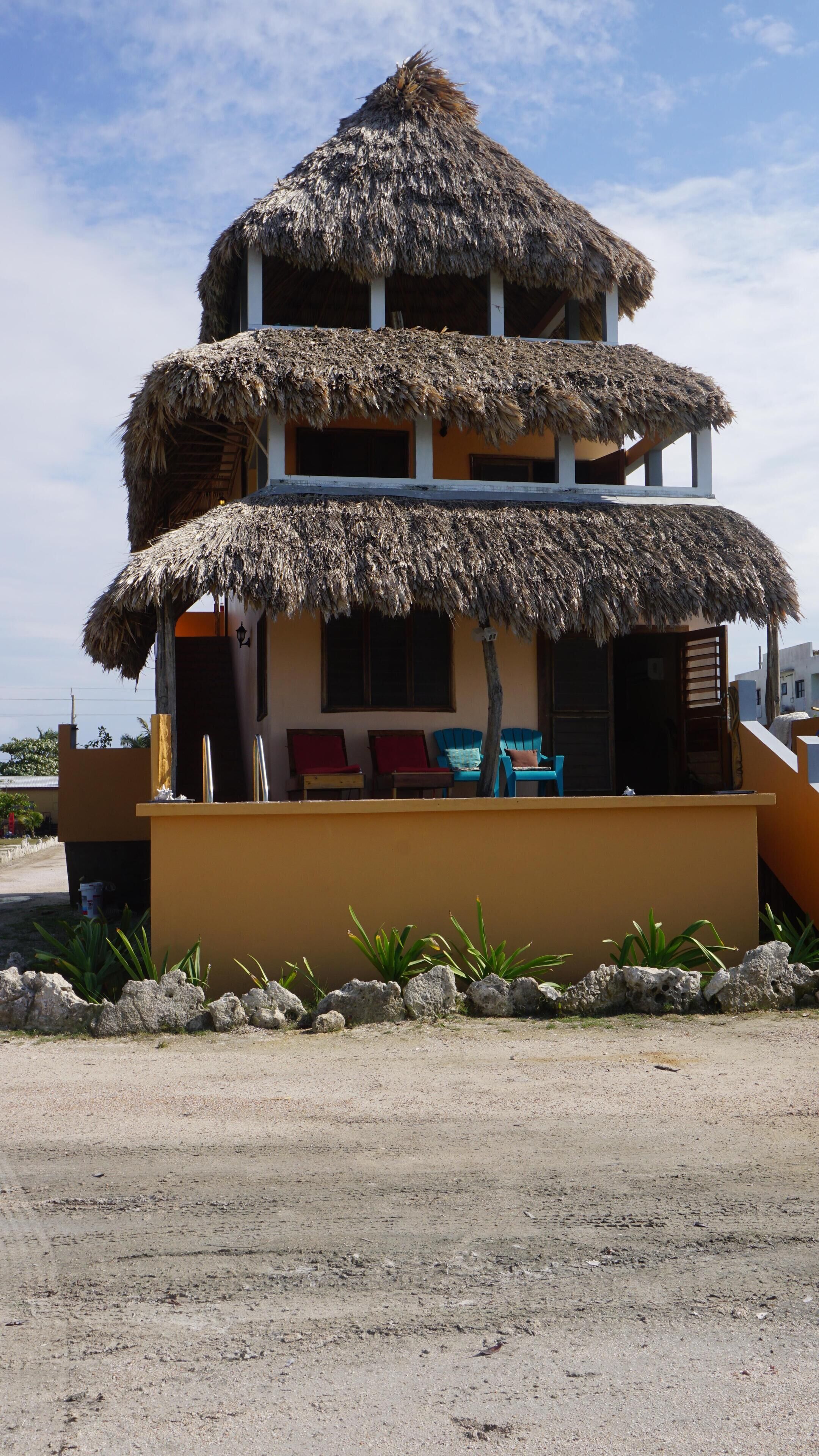 Pirate Villas - PRIVATE SUNDECK with PLUNGE POOL - San Pedro | Vrbo