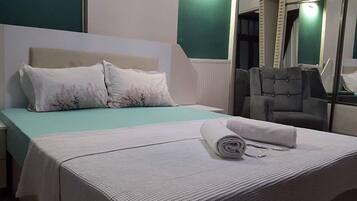 Studio | Soundproofing, iron/ironing board, free WiFi