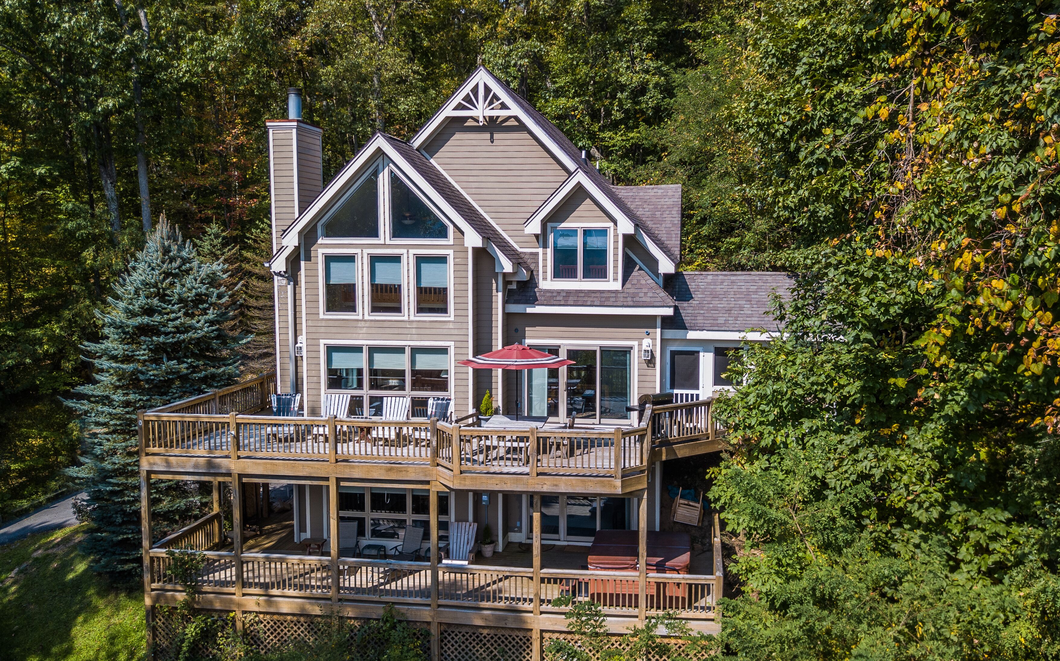 Ponte Vista | Scenic Views, Lake Access, Hot Tub!