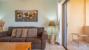 TV, DVD-spiller og stereoanlegg