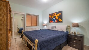 1 chambre, fer et planche à repasser, accès au Wi-Fi (inclus)