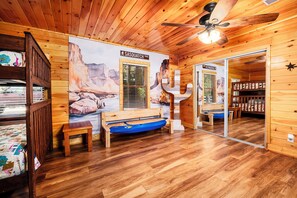 9 soverom, strykejern/-brett, wi-fi (inkludert) og sengetøy