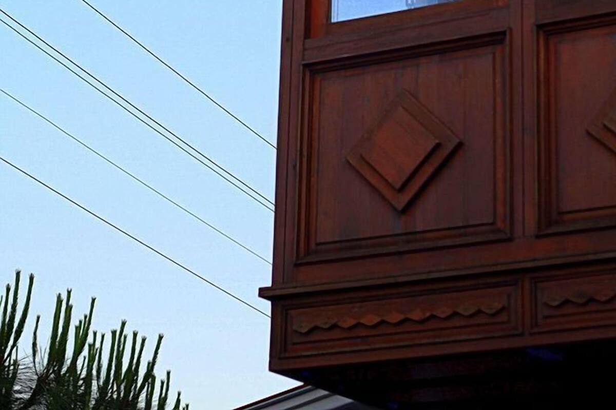 Room (Bay Window) | Balcony