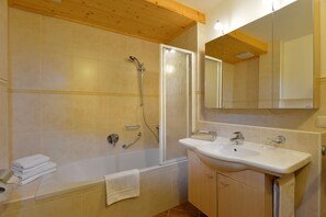 Hair dryer, towels - Almappart Haflingertränke (Ellmau)