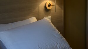 Kamar Double atau Twin, kamar mandi umum | Minibar, brankas, meja kerja, dan tempat tidur bayi (biaya tambahan)