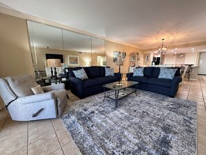 Een televisie en een dvd-speler