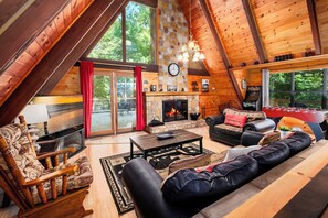Smart TV, chimenea, videojuegos y futbolito