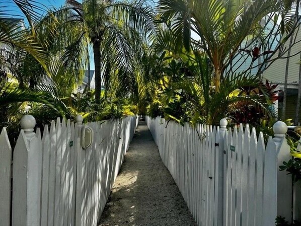 Property grounds - Truman Annex Gem Shipyard 2BR C Walk to Beach & Bars, Best of Old Town (Key West)