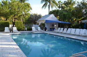 A heated pool - Truman Annex Gem Shipyard 2BR C Walk to Beach & Bars, Best of Old Town (Key West)
